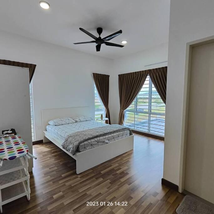 Prima Guest House - Puncak Alam Homestay Mus-Lim Friendly Bandar Puncak Alam Buitenkant foto
